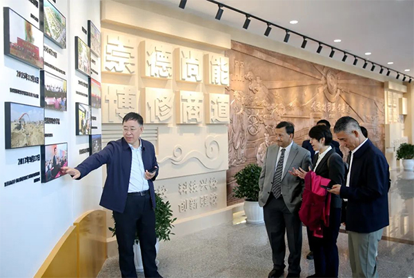 我公司中標(biāo)財(cái)貿(mào)學(xué)院校園文化建設(shè)項(xiàng)目